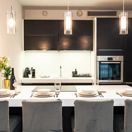 Center - Parking, Balcony, Workspace, Ac - By Rentujemy Apartment *