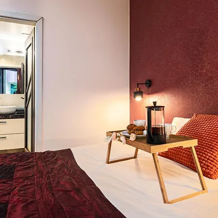 Apartment Center - Parking, Balcony, Workspace, Ac - By Rentujemy *