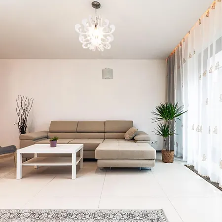 Apartment Center - Parking, Balcony, Workspace, Ac - By Rentujemy Wroclaw