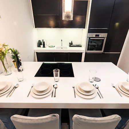 Apartment Center - Parking, Balcony, Workspace, Ac - By Rentujemy Wroclaw