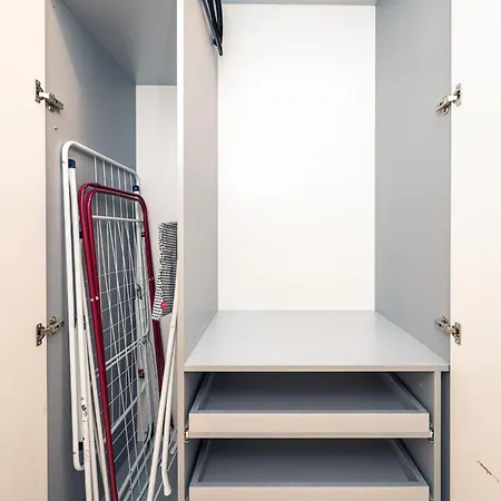 Apartment Center - Parking, Balcony, Workspace, Ac - By Rentujemy *