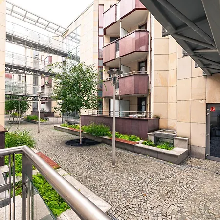 Apartment Center - Parking, Balcony, Workspace, Ac - By Rentujemy