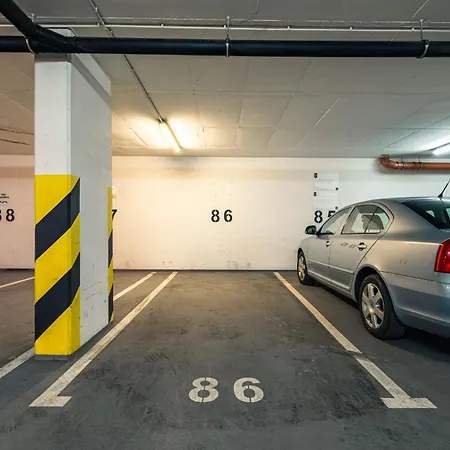 Center - Parking, Balcony, Workspace, Ac - By Rentujemy Apartment *