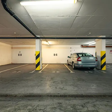 Center - Parking, Balcony, Workspace, Ac - By Rentujemy Apartment *