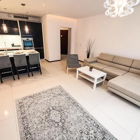 Apartment Center - Parking, Balcony, Workspace, Ac - By Rentujemy